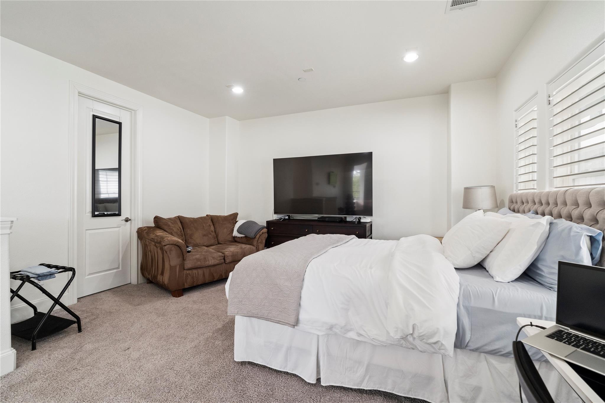 1403 Isabella Street