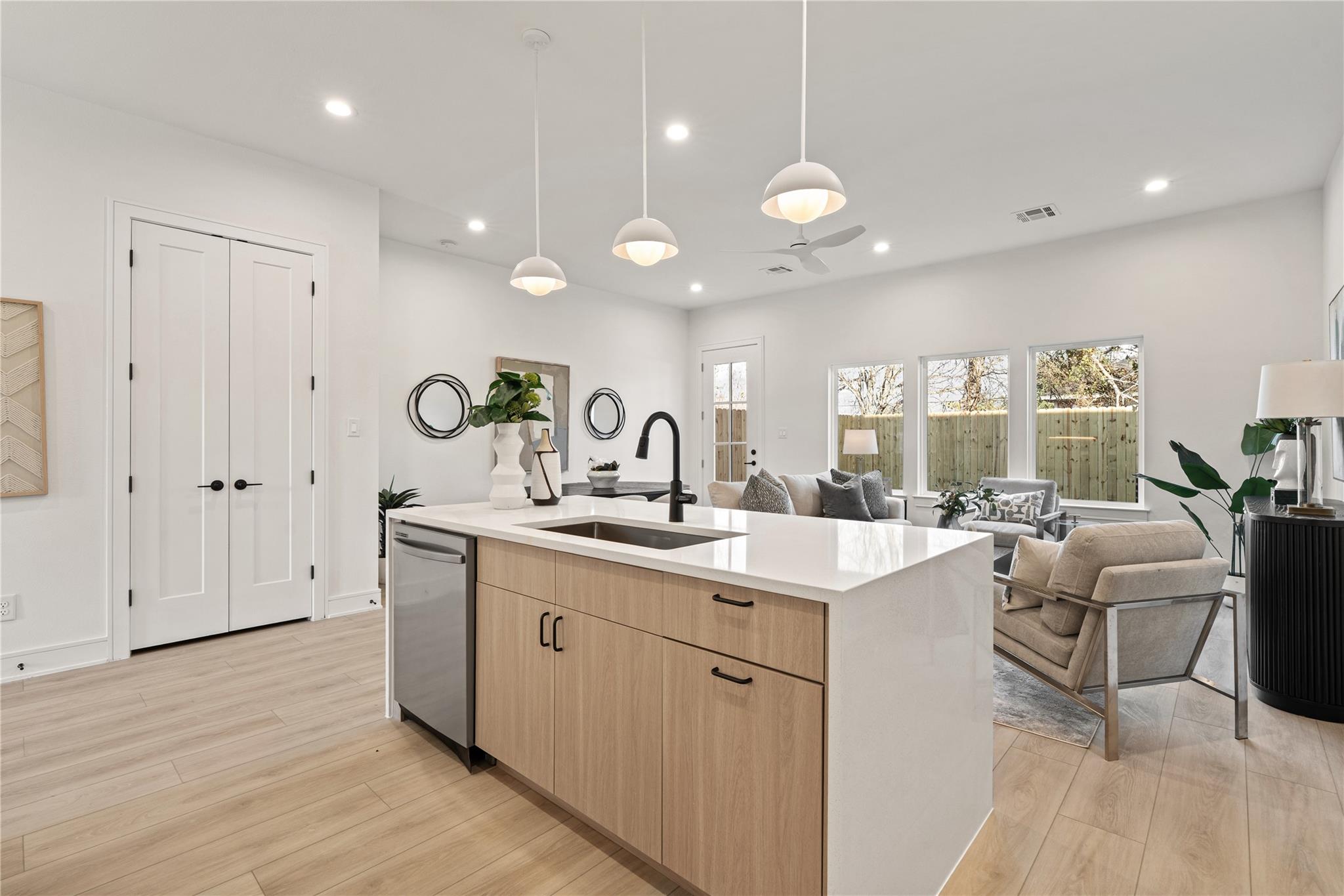 8019 Grandview Street