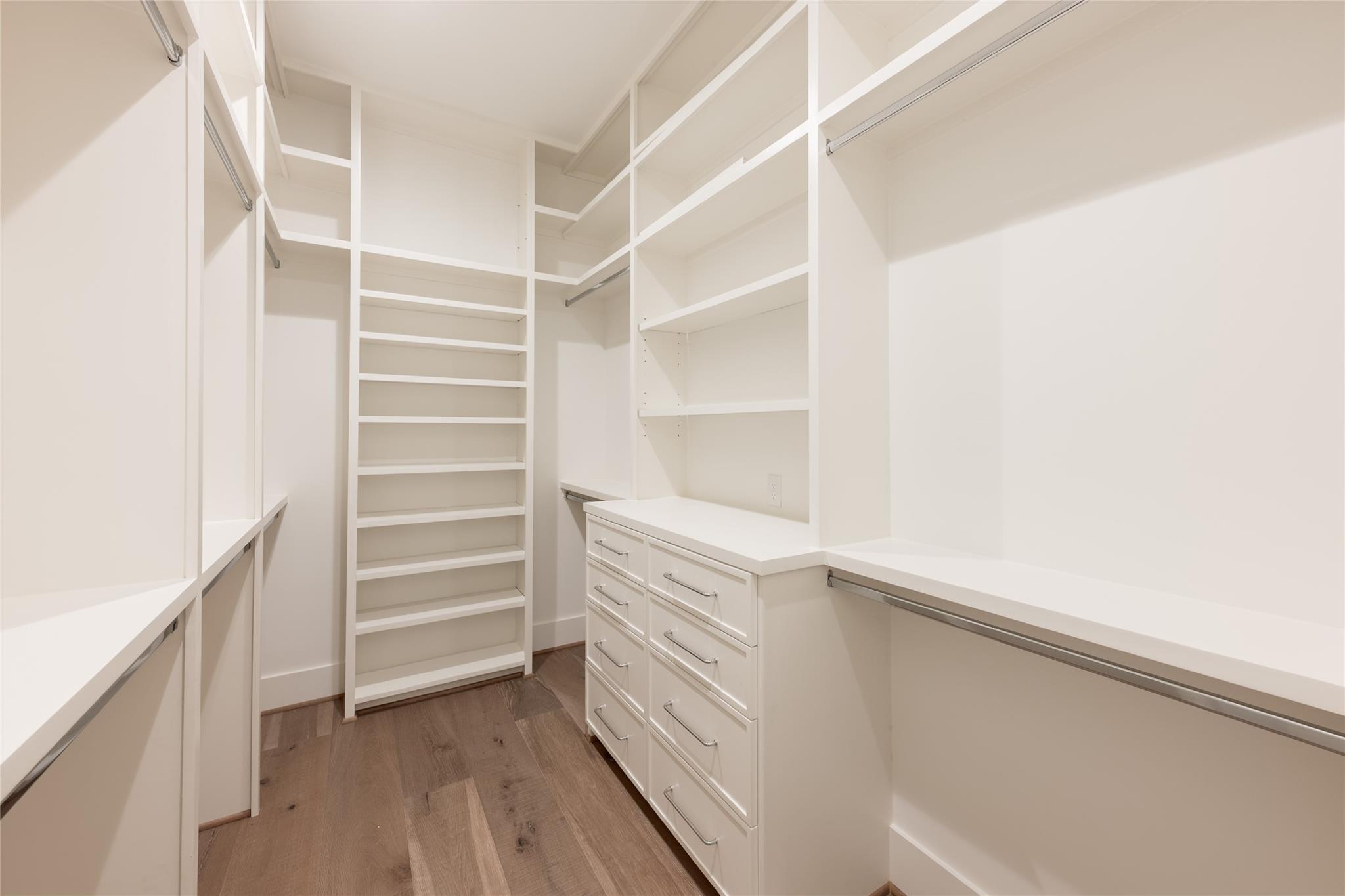 1241 Du Barry Lane