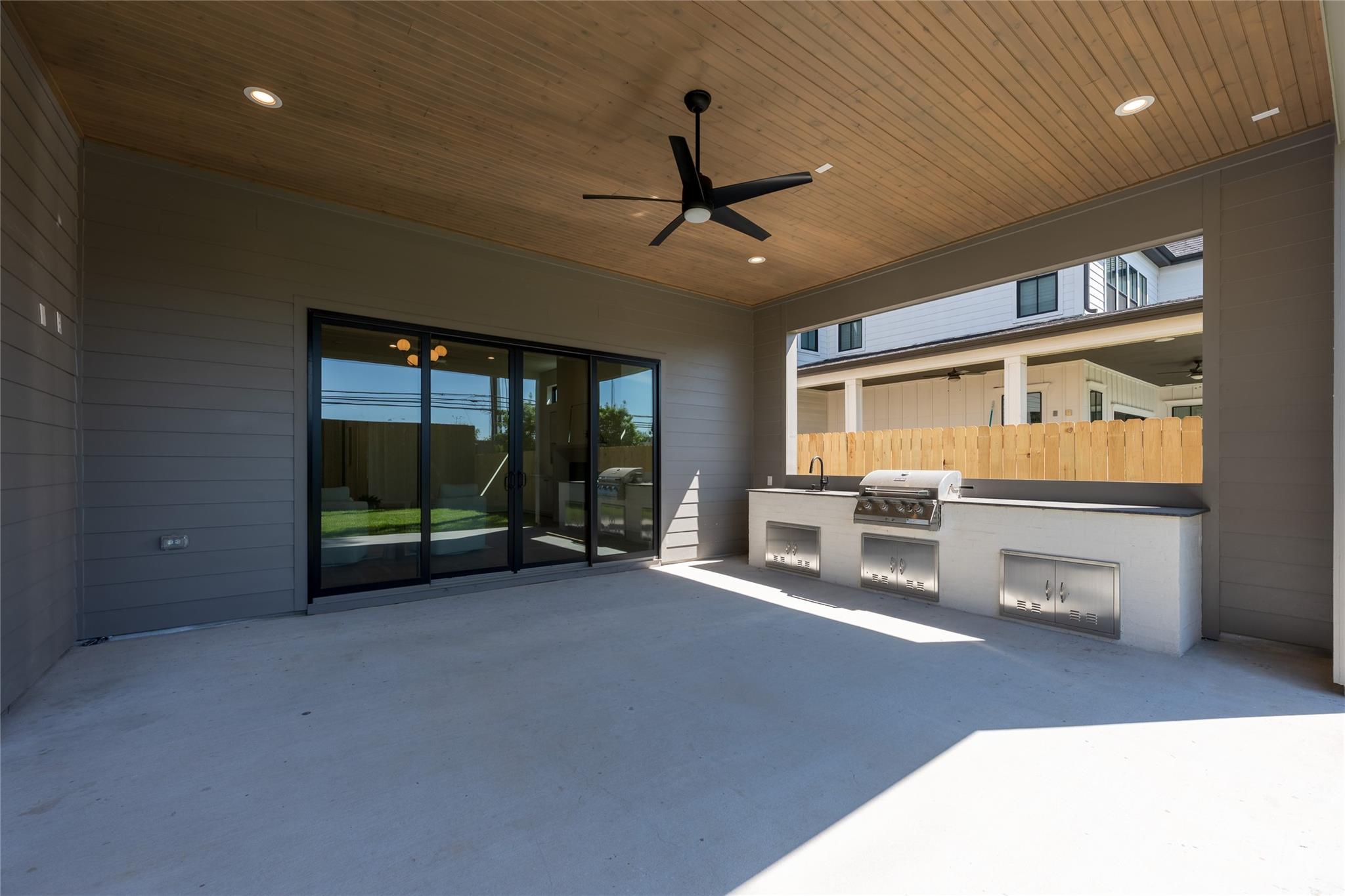 1241 Du Barry Lane