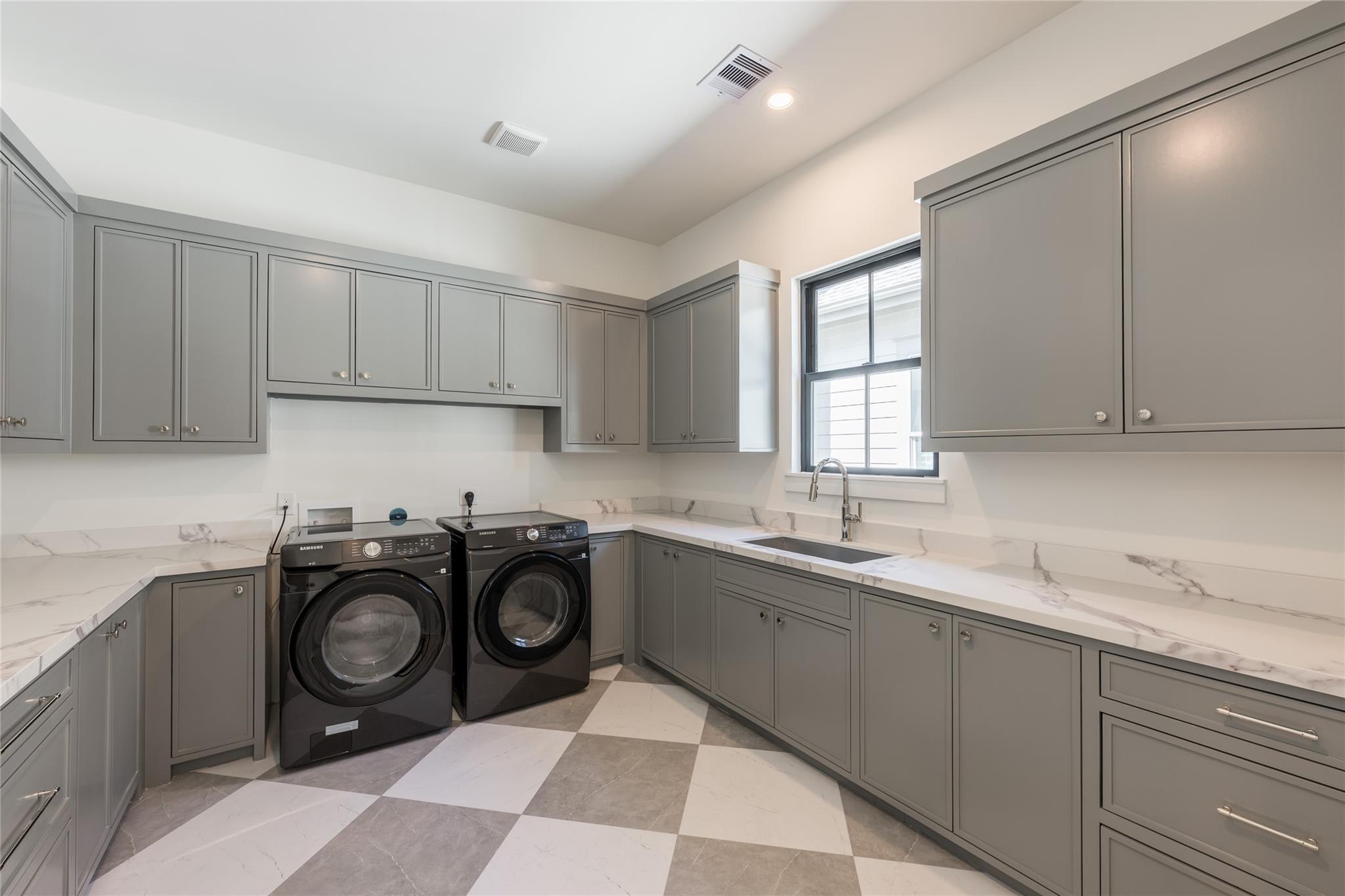 1241 Du Barry Lane