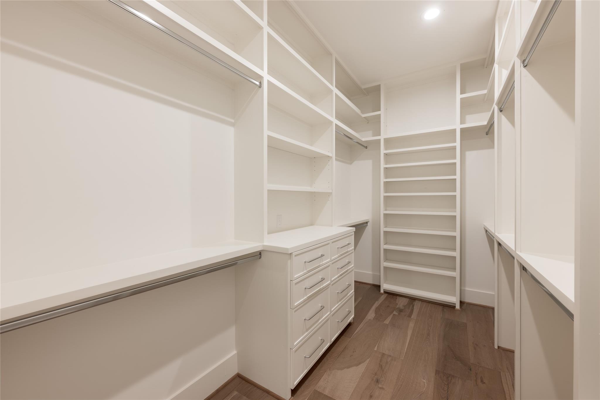 1241 Du Barry Lane