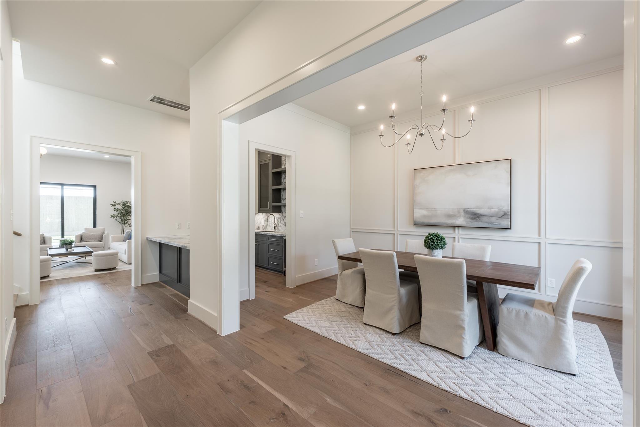 1241 Du Barry Lane