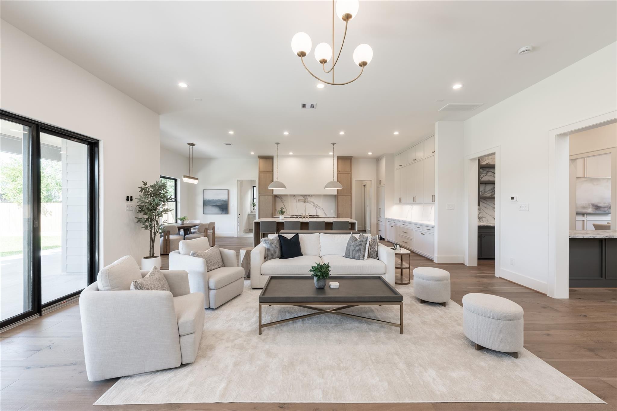 1241 Du Barry Lane