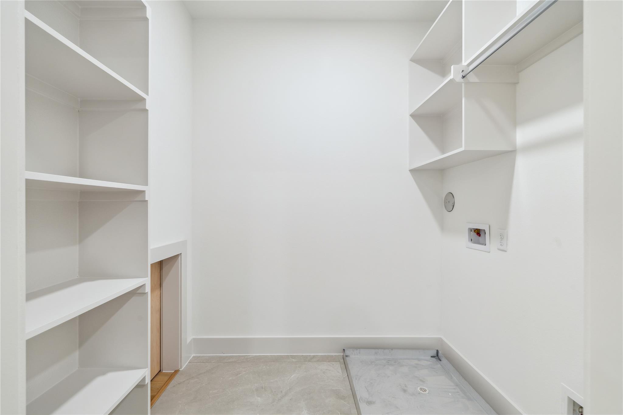 3413 Stonewall Street