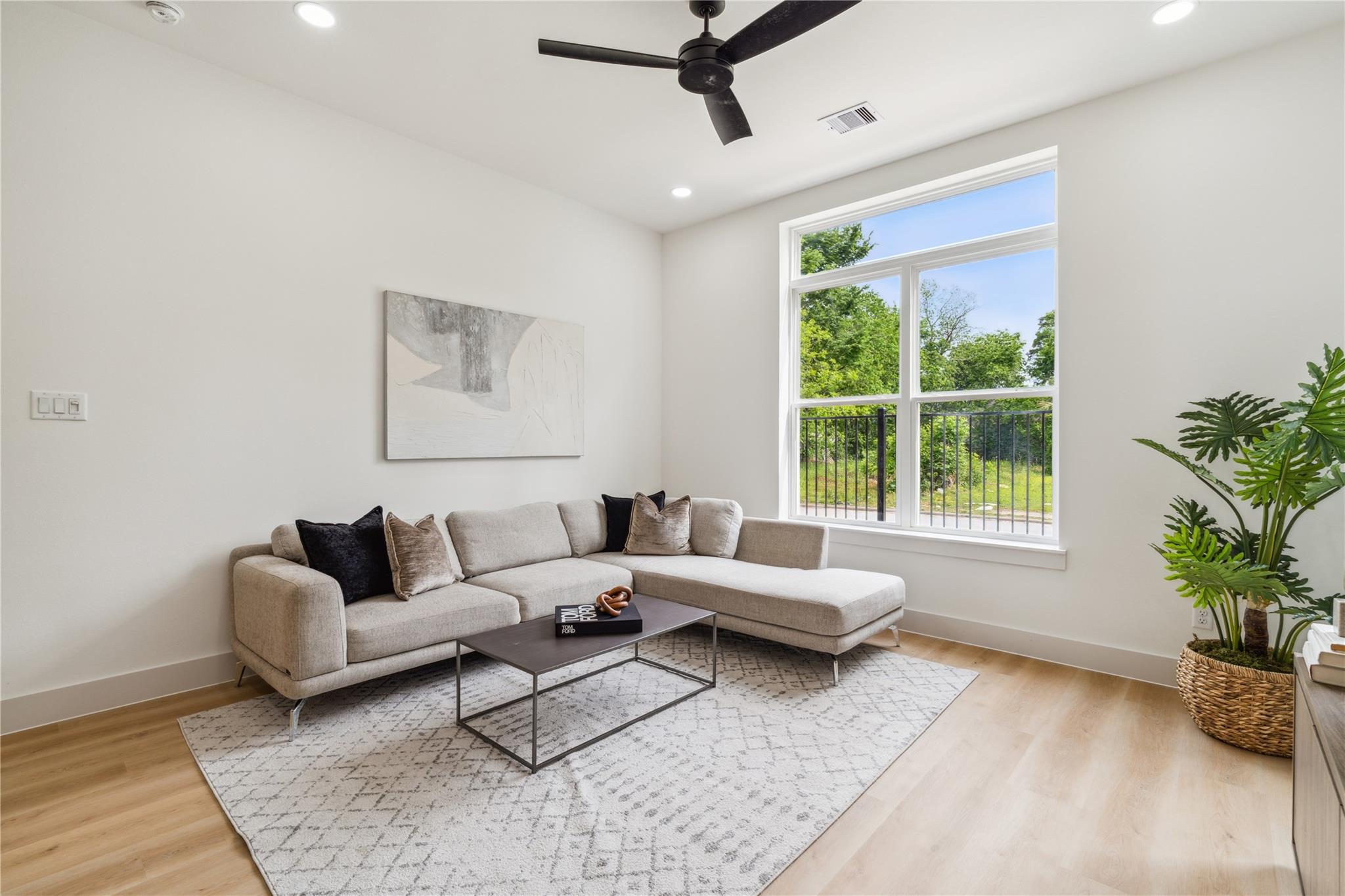 3413 Stonewall Street