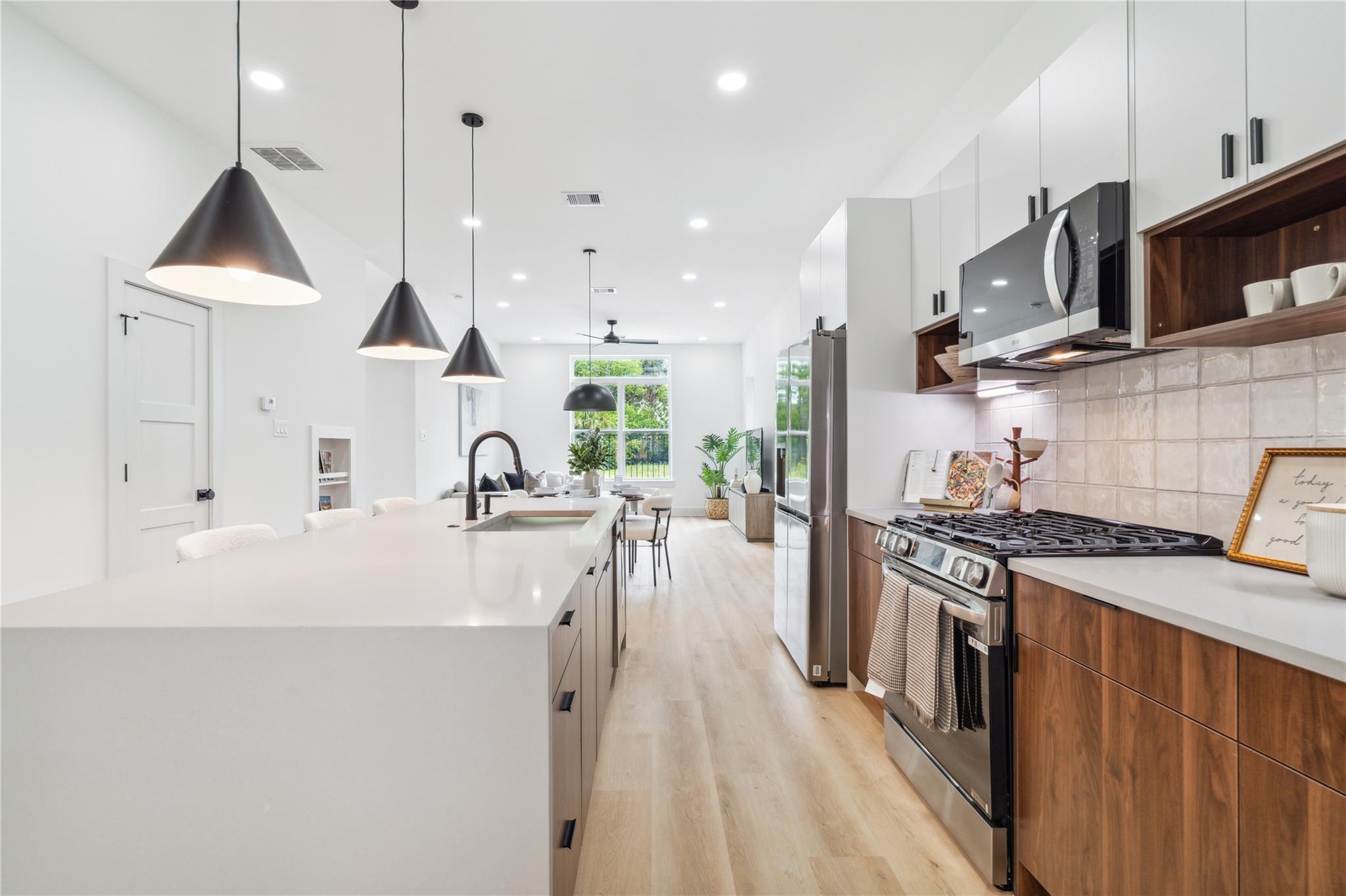 3407 Stonewall Street