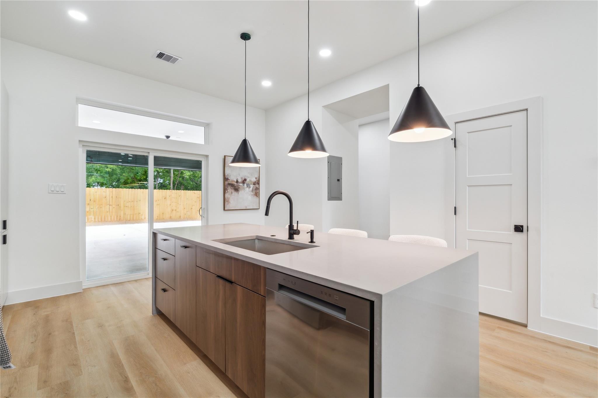 3407 Stonewall Street