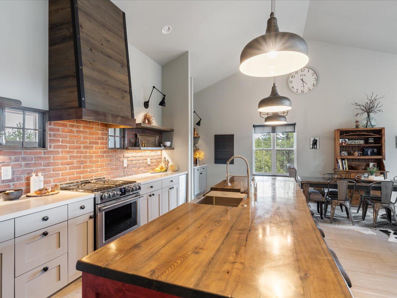 252 Big Canyon Point