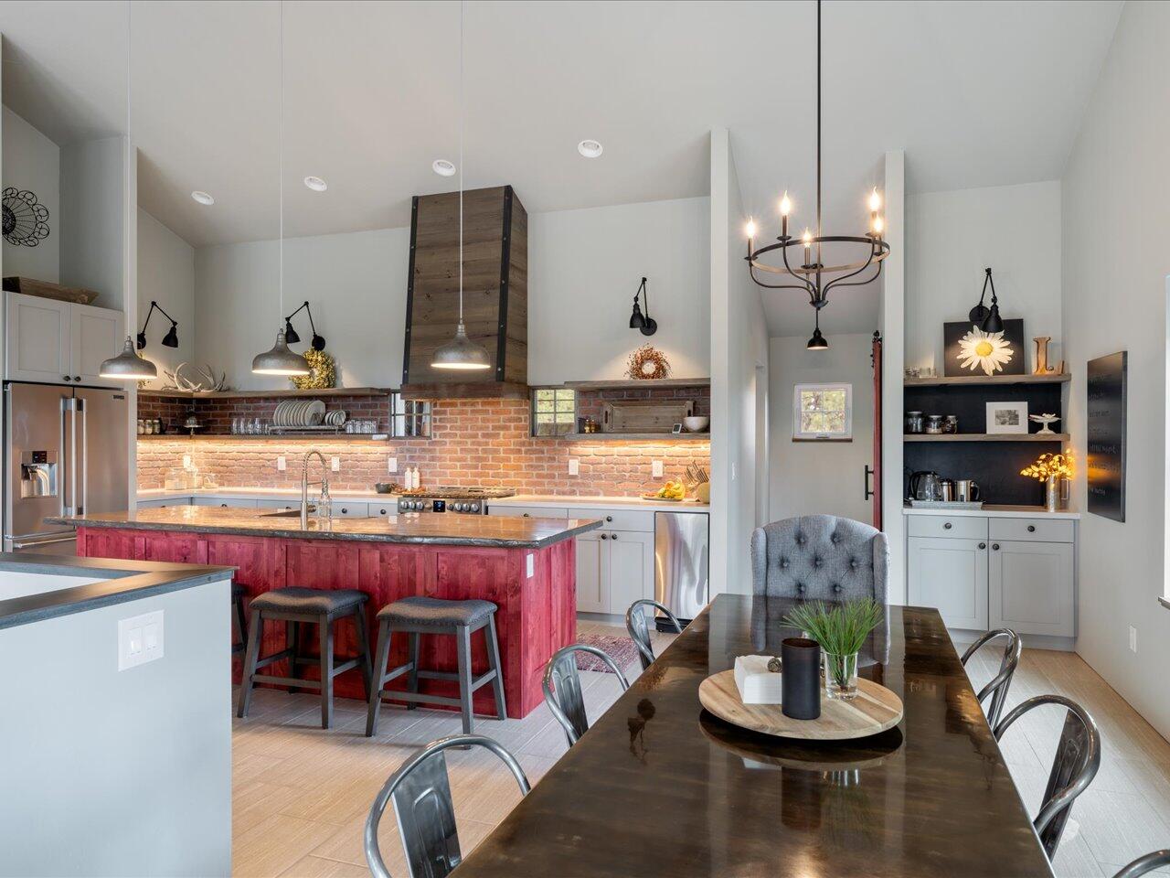 252 Big Canyon Point