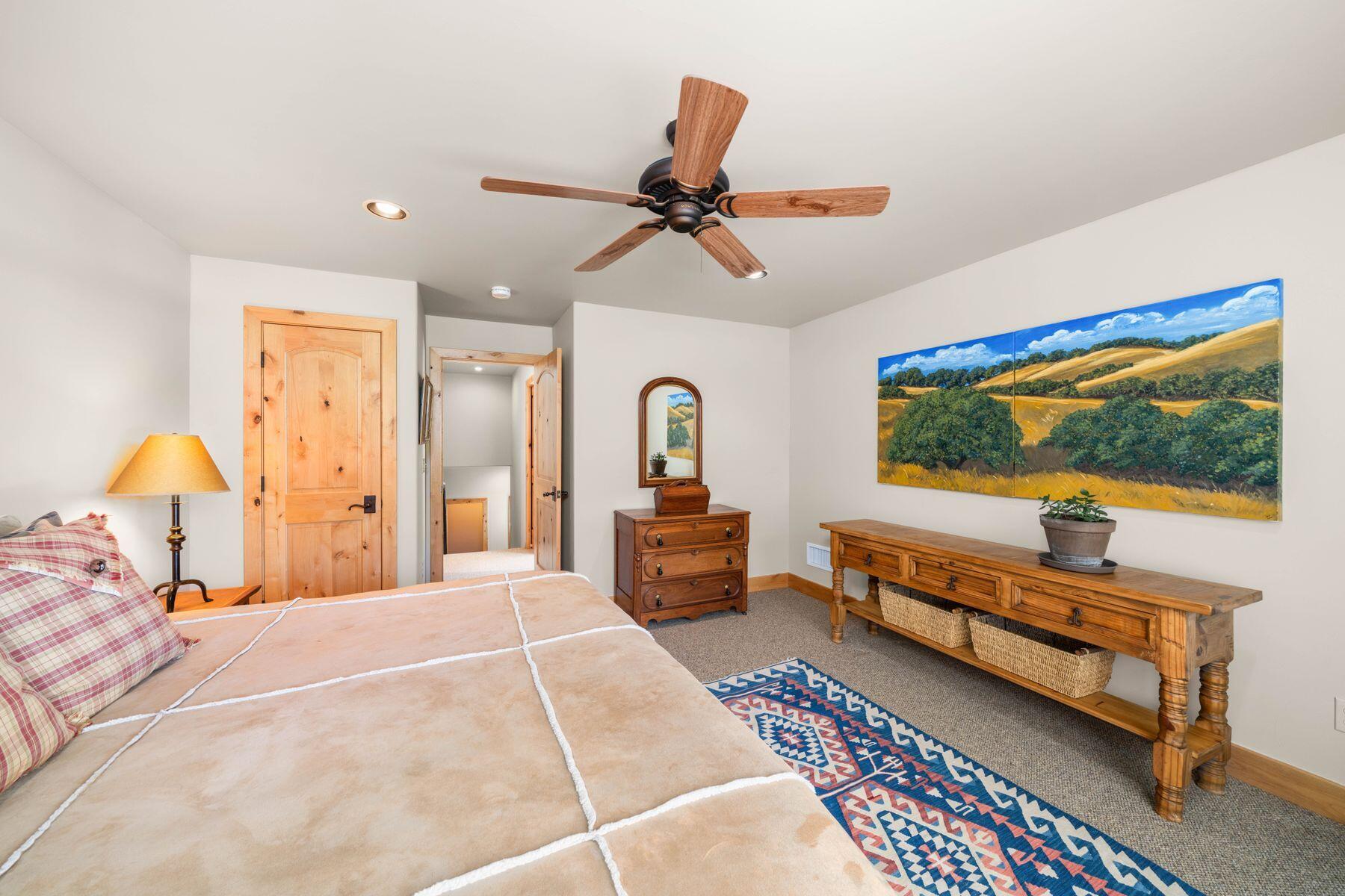 800 Golden Eagle Trail