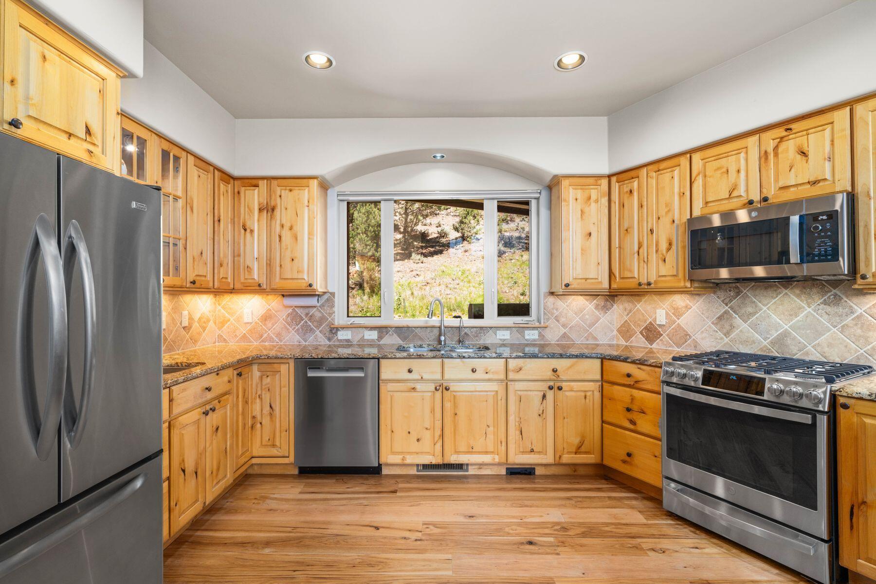 800 Golden Eagle Trail
