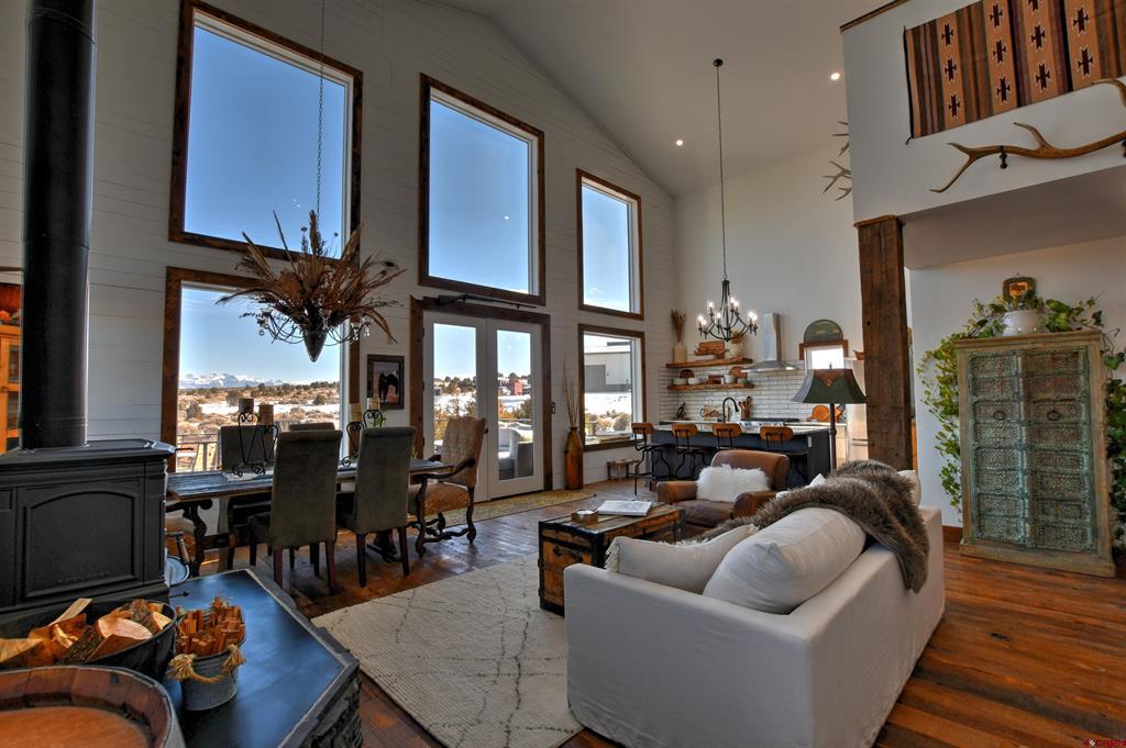 28 Mountain Vista Court