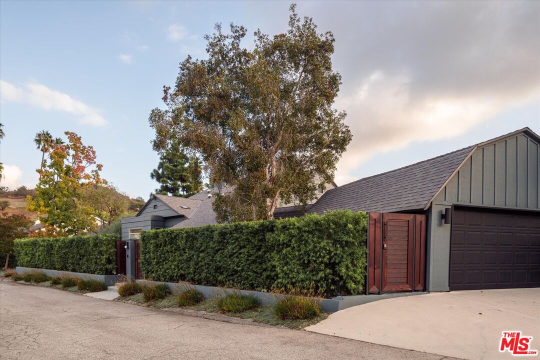 7420 Cervantes Pl