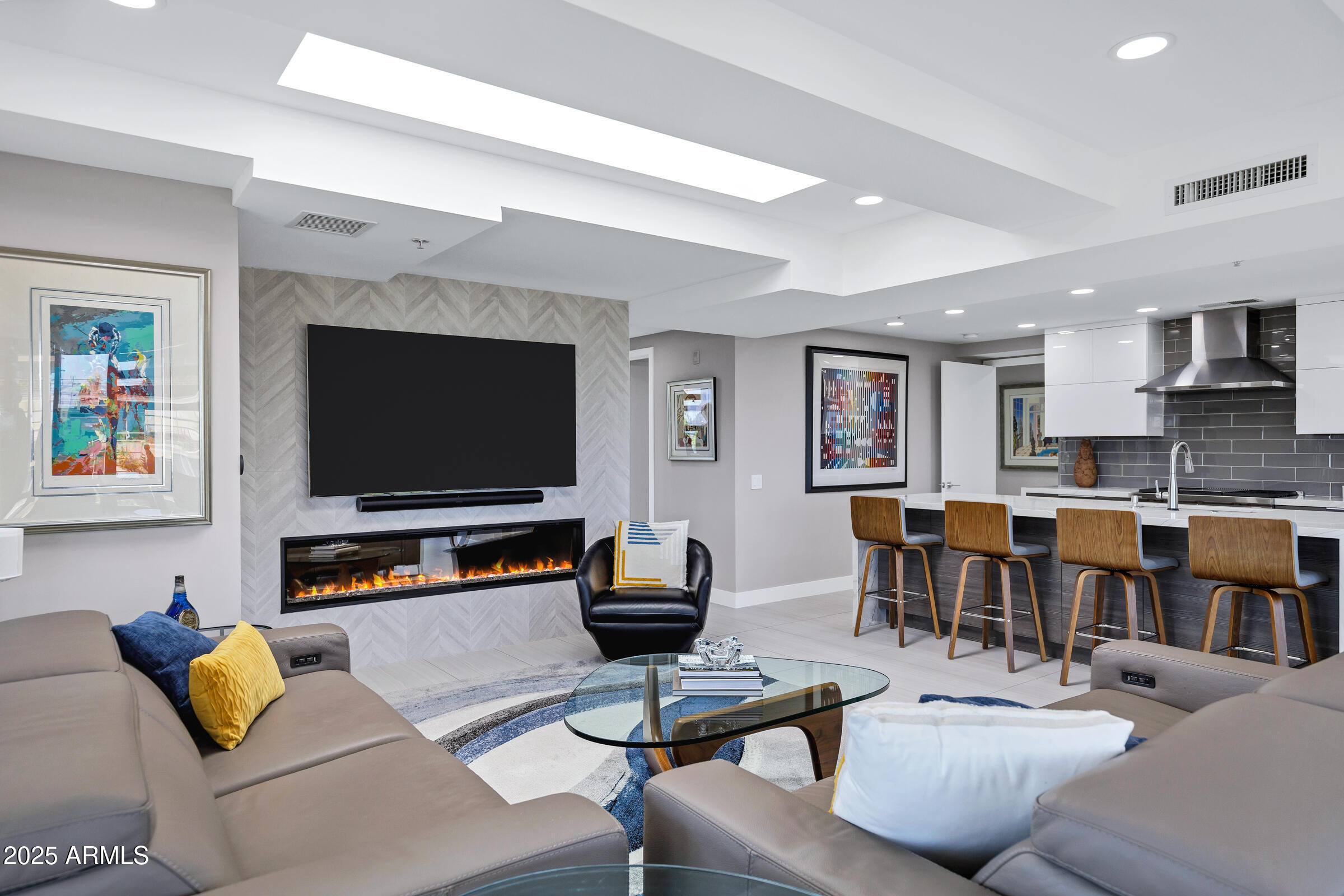 7137 E RANCHO VISTA Drive, 6011