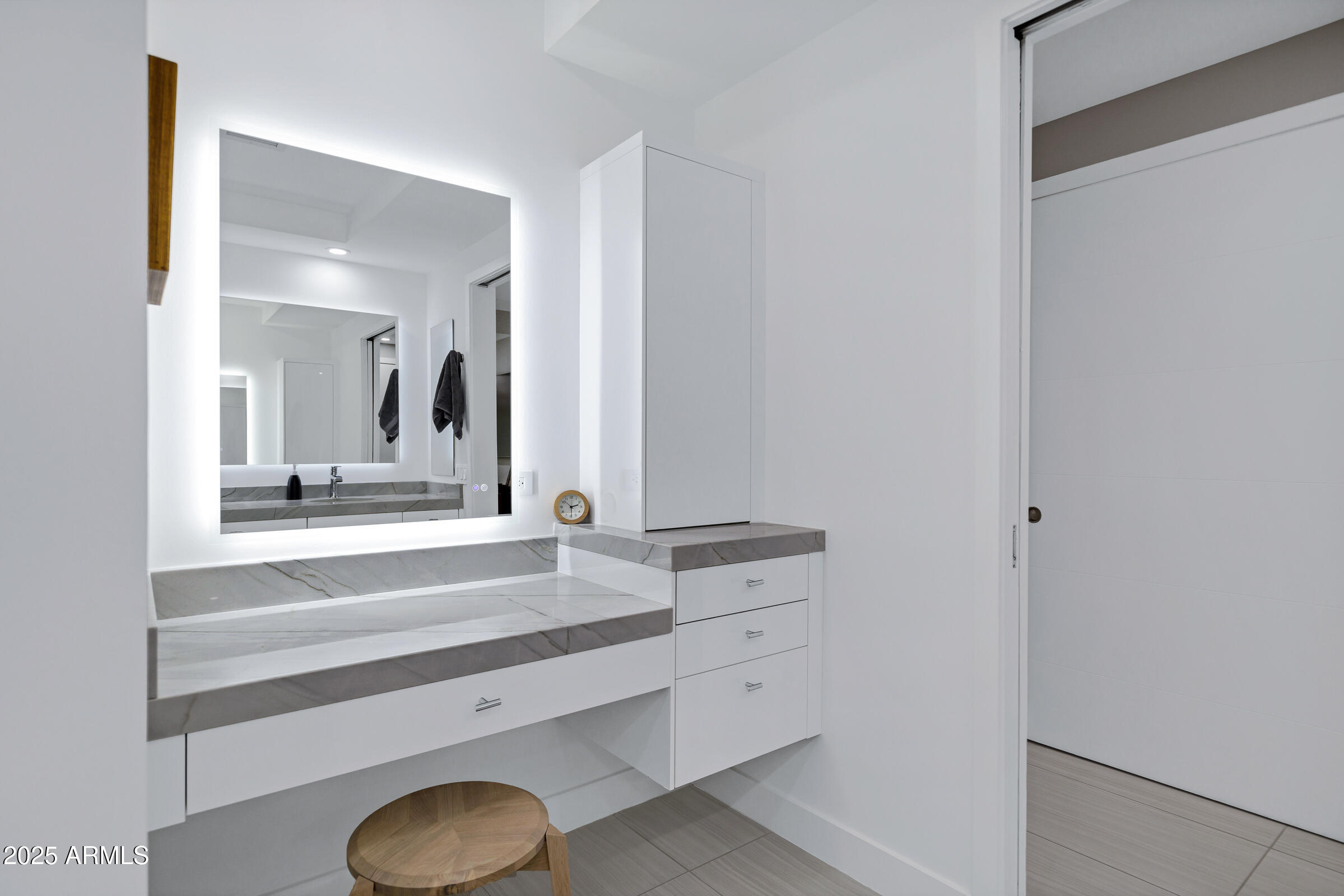 7137 E RANCHO VISTA Drive, 6011