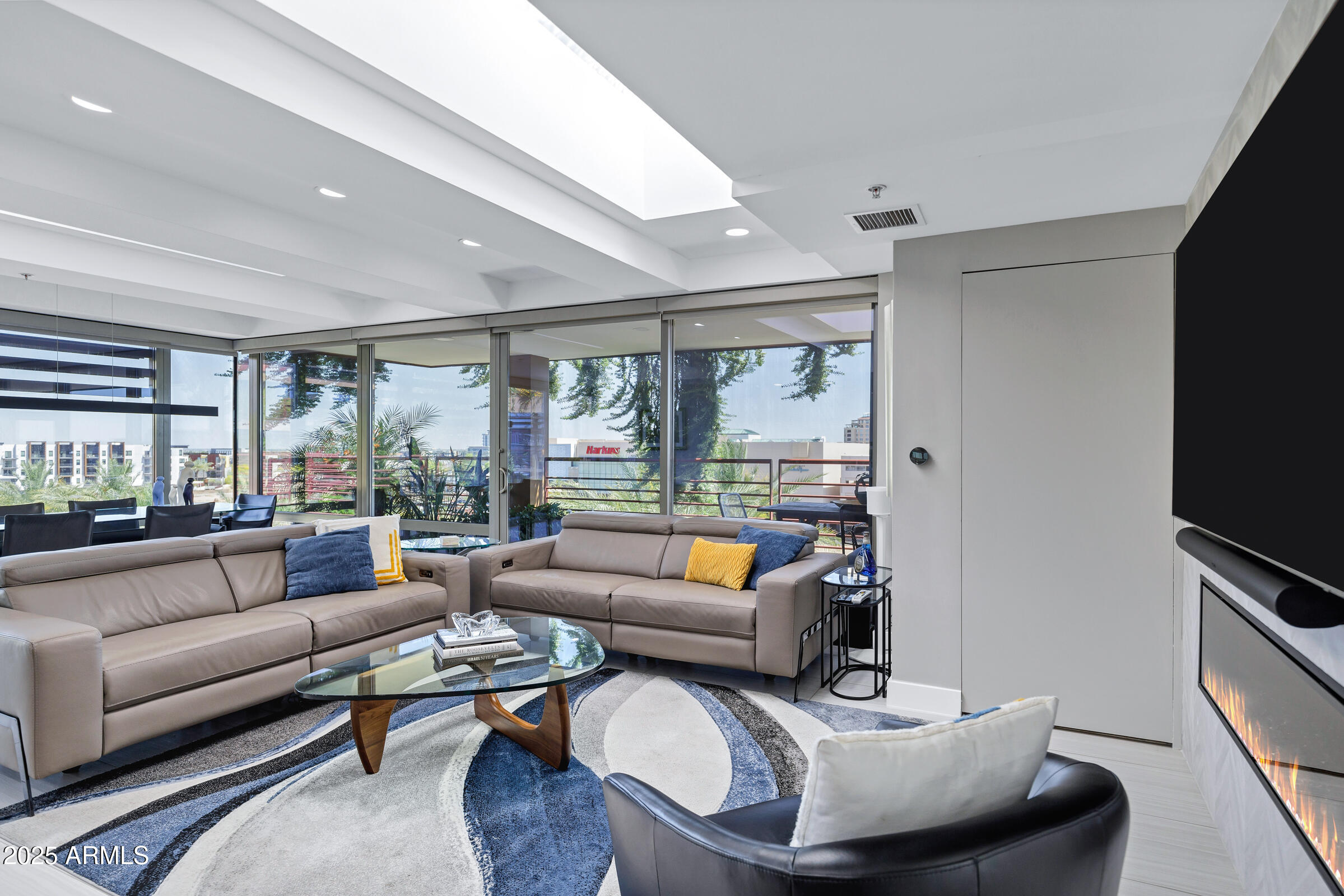 7137 E RANCHO VISTA Drive, 6011