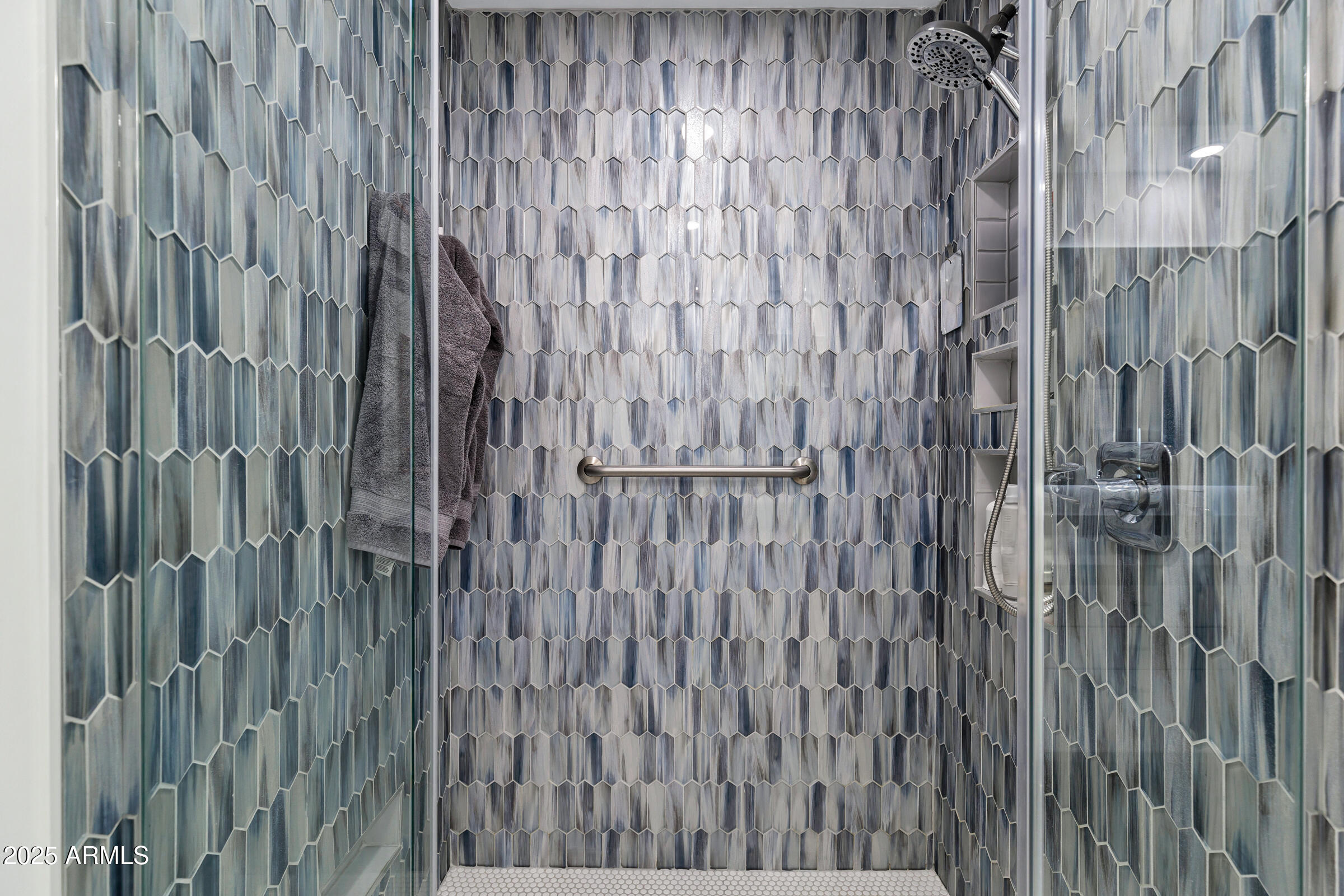 7137 E RANCHO VISTA Drive, 6011