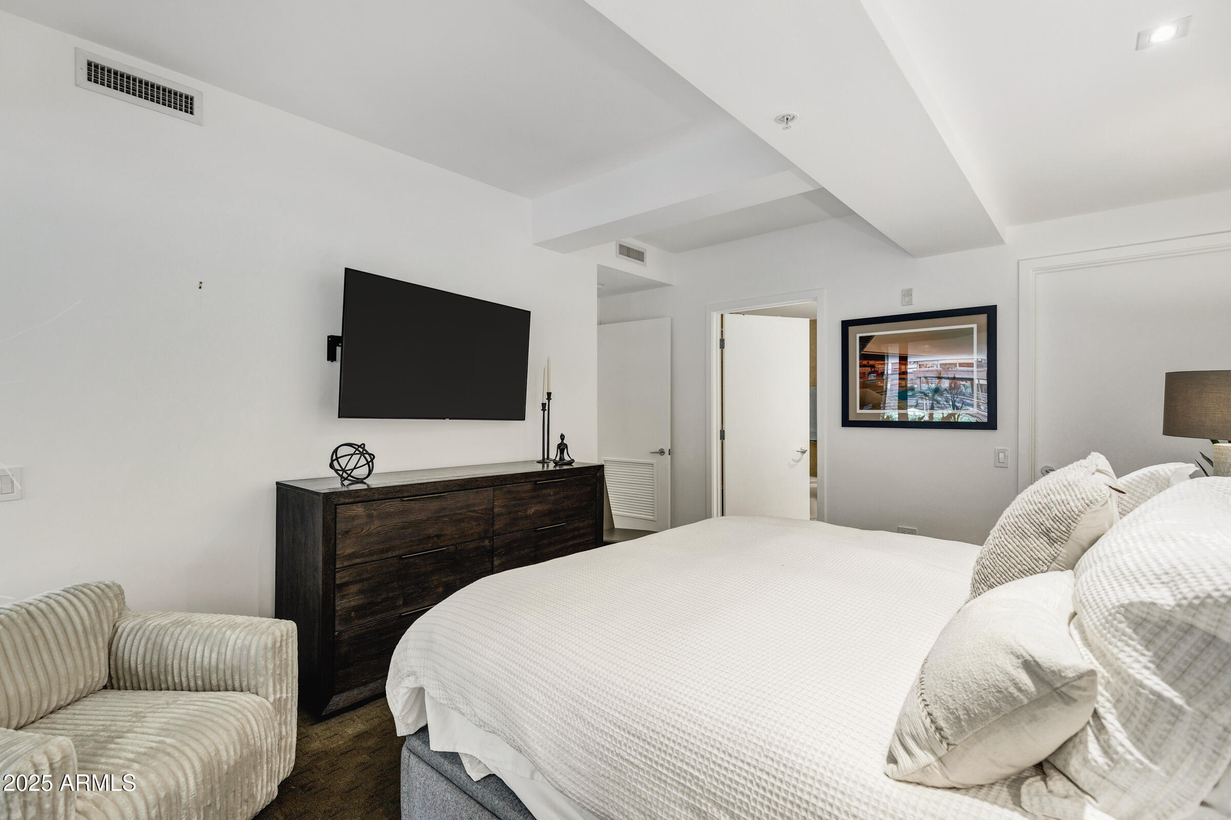 7167 E RANCHO VISTA Drive, 2005