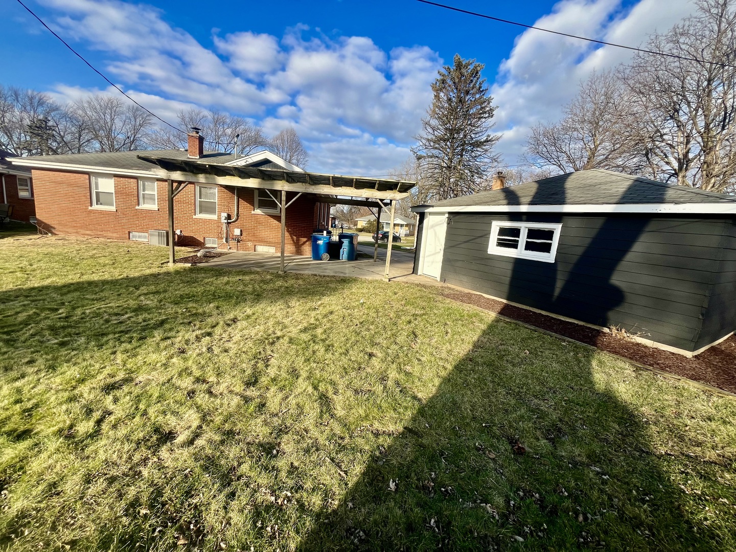 657 E 159th Court