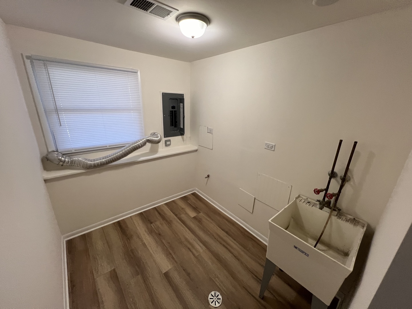 17122 Central Park Avenue