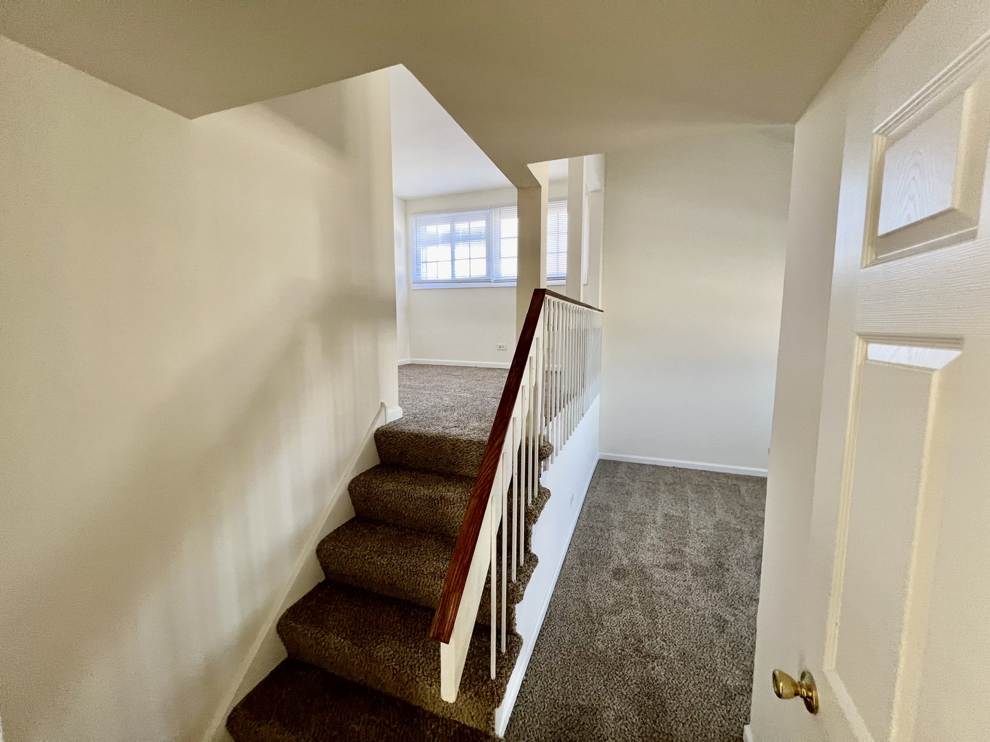 3311 CHARLEMAGNE Avenue
