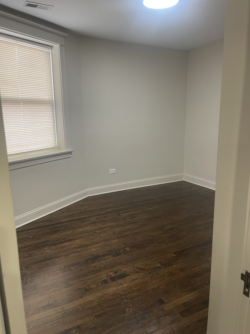 951 N Lawndale Avenue Unit: 2R