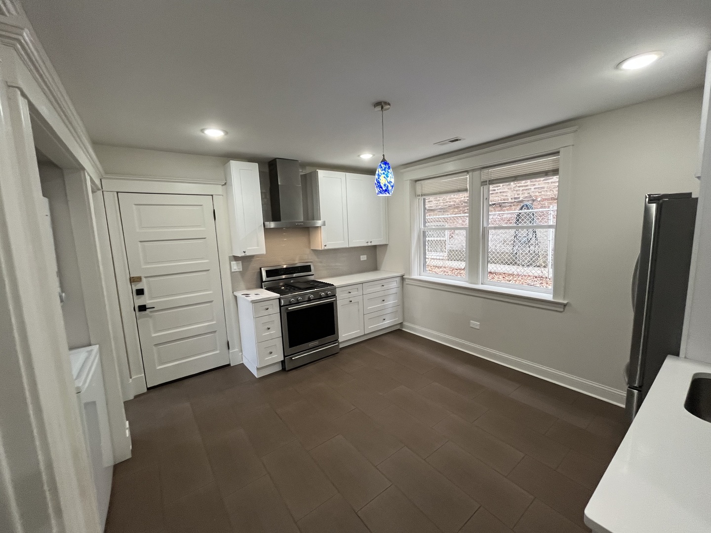 951 N Lawndale Avenue Unit: 2R