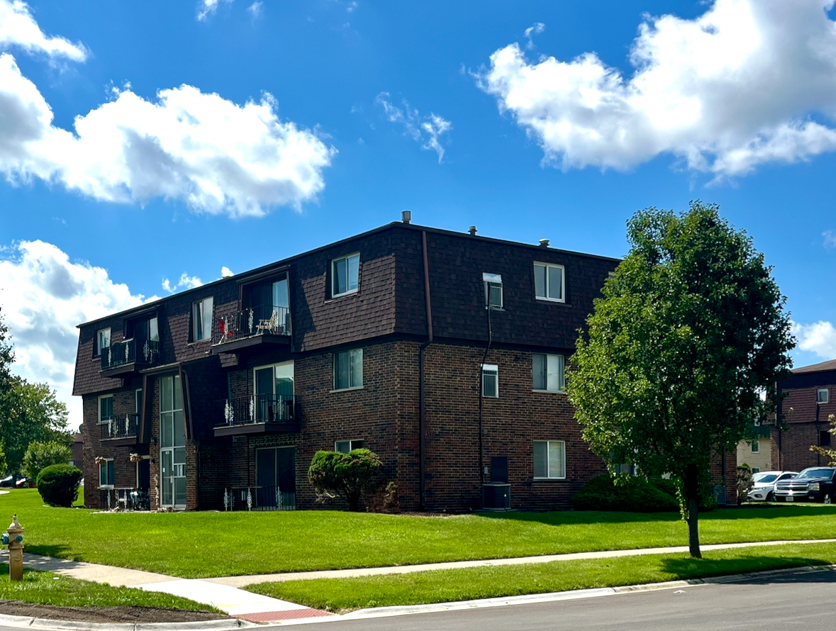 7101 W 166th Street Unit: 1c