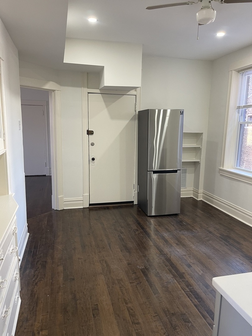 3707 W Augusta Boulevard Unit: 1R