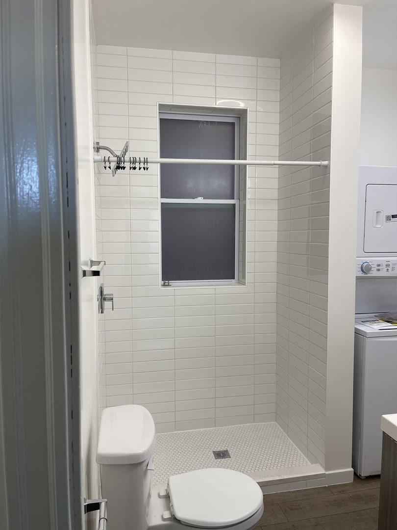 3707 W Augusta Boulevard Unit: 1R