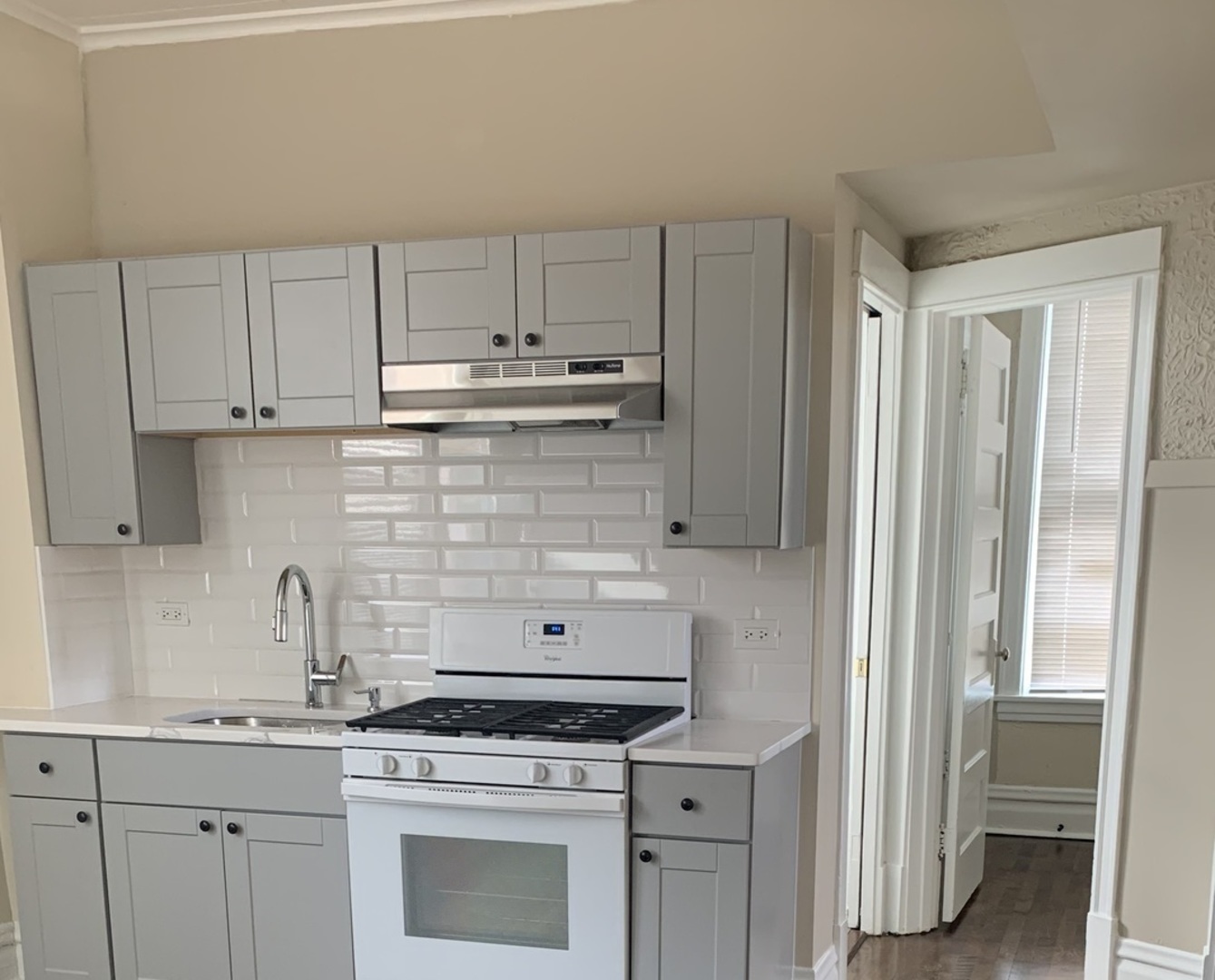 3707 W Augusta Boulevard Unit: 1R