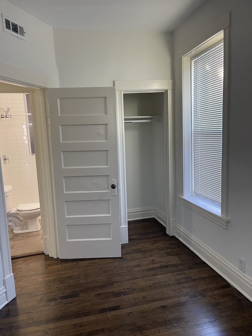 958 N Lawndale Avenue N Unit: 1R