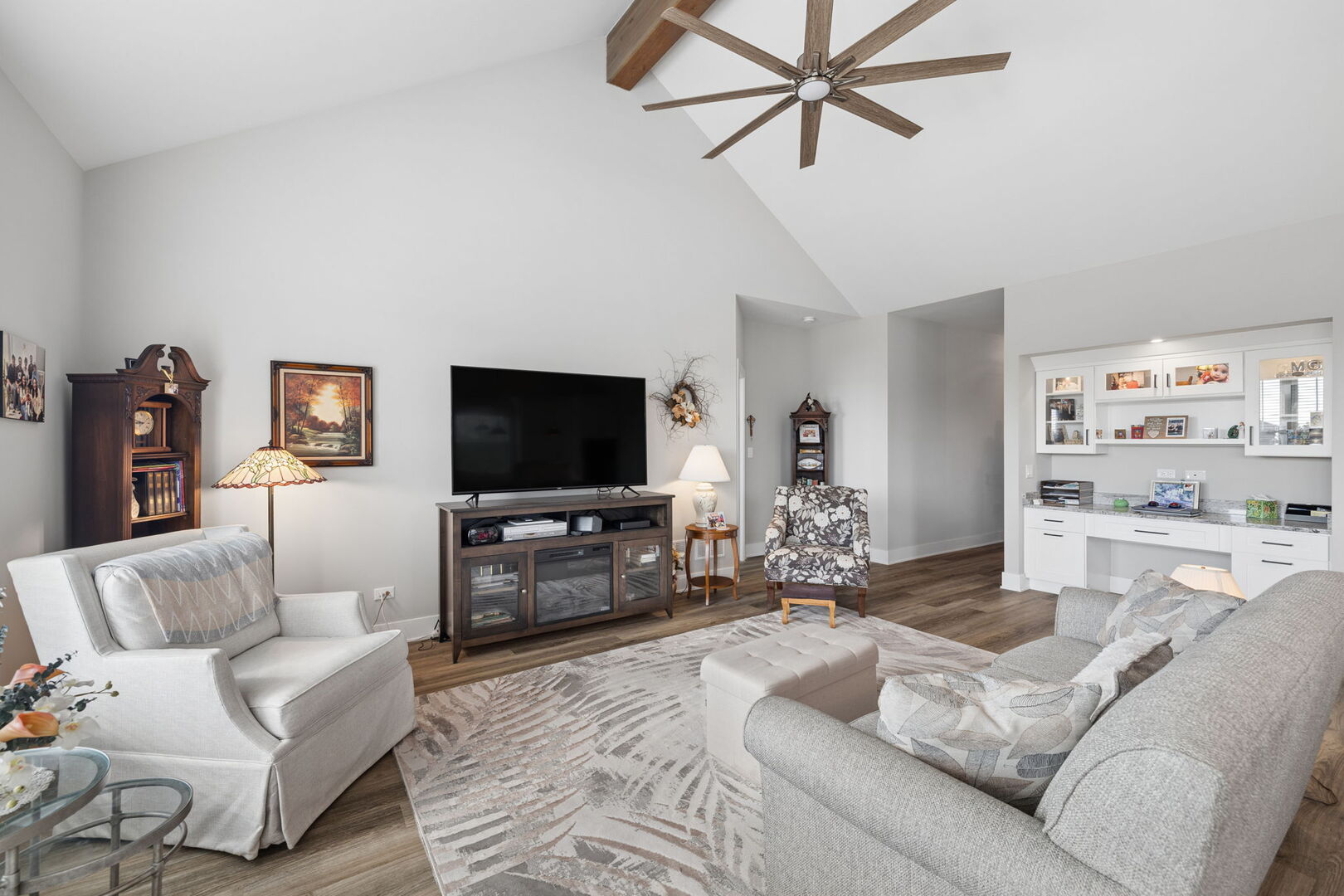 8801 Willow Lane