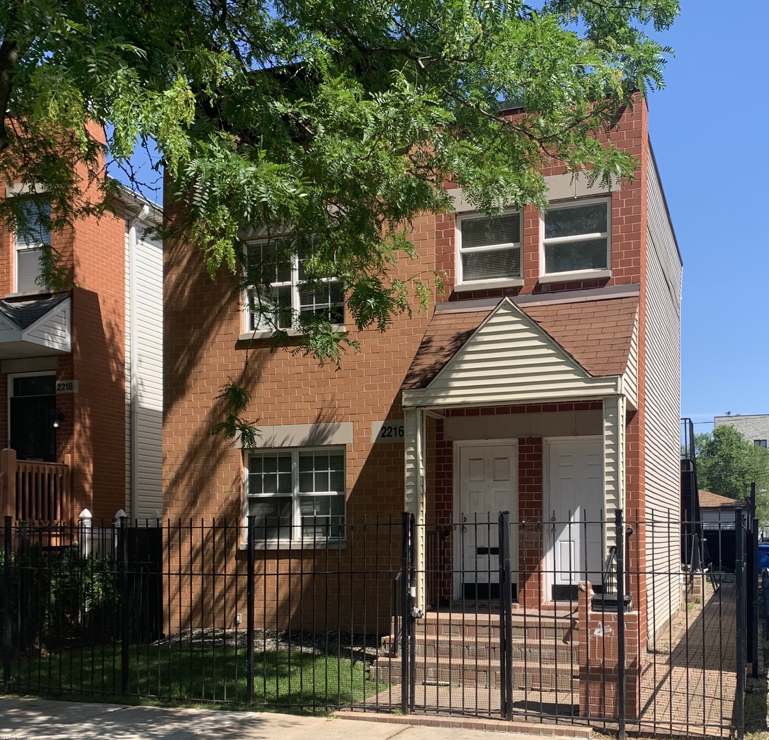 2216 W Adams Street Unit: 2