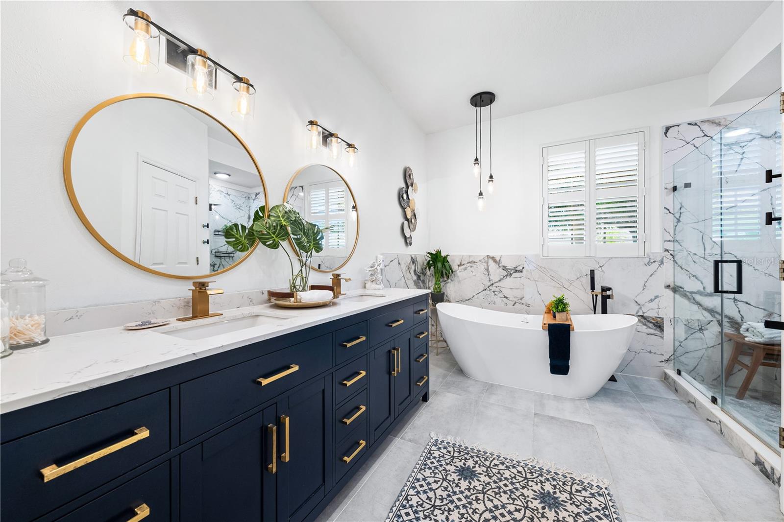 5272 SUNNYDALE CIR E