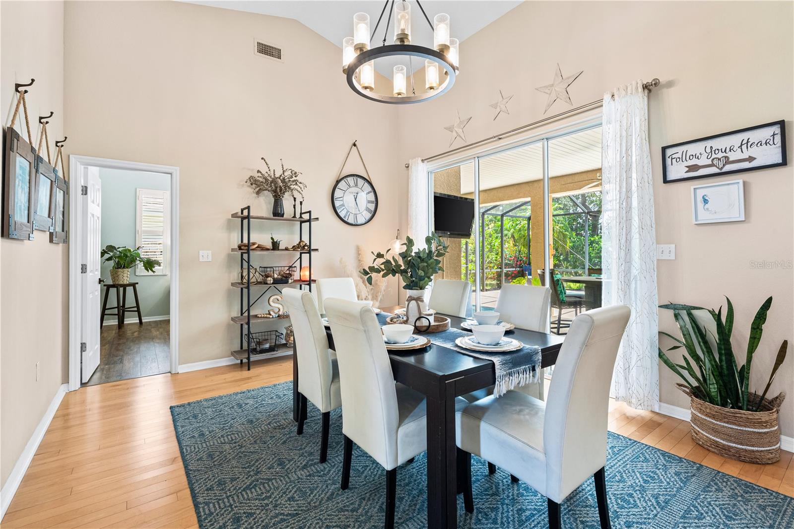 5272 SUNNYDALE CIR E