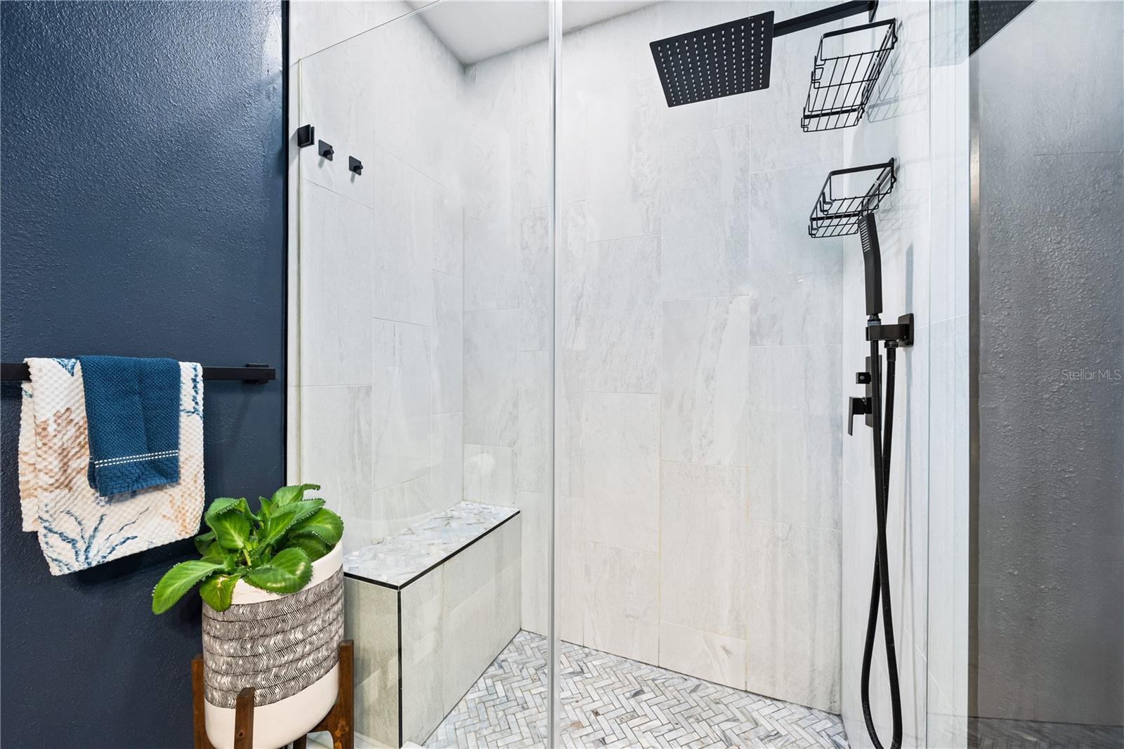 5272 SUNNYDALE CIR E