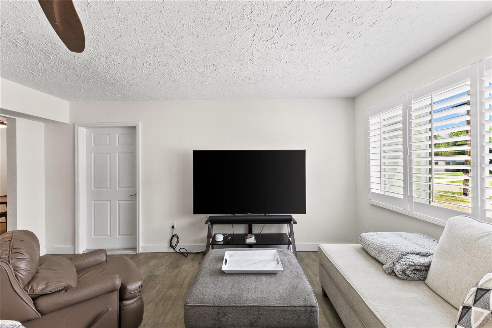 163 SUNWAY AVE