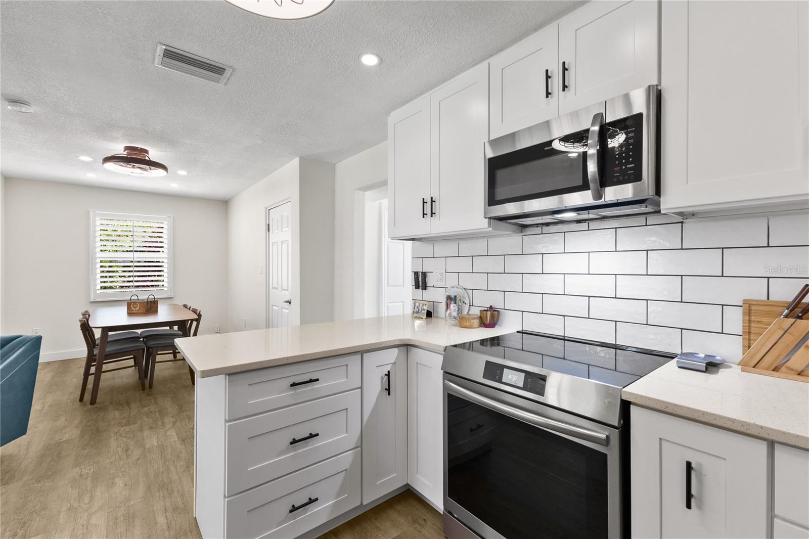 163 SUNWAY AVE