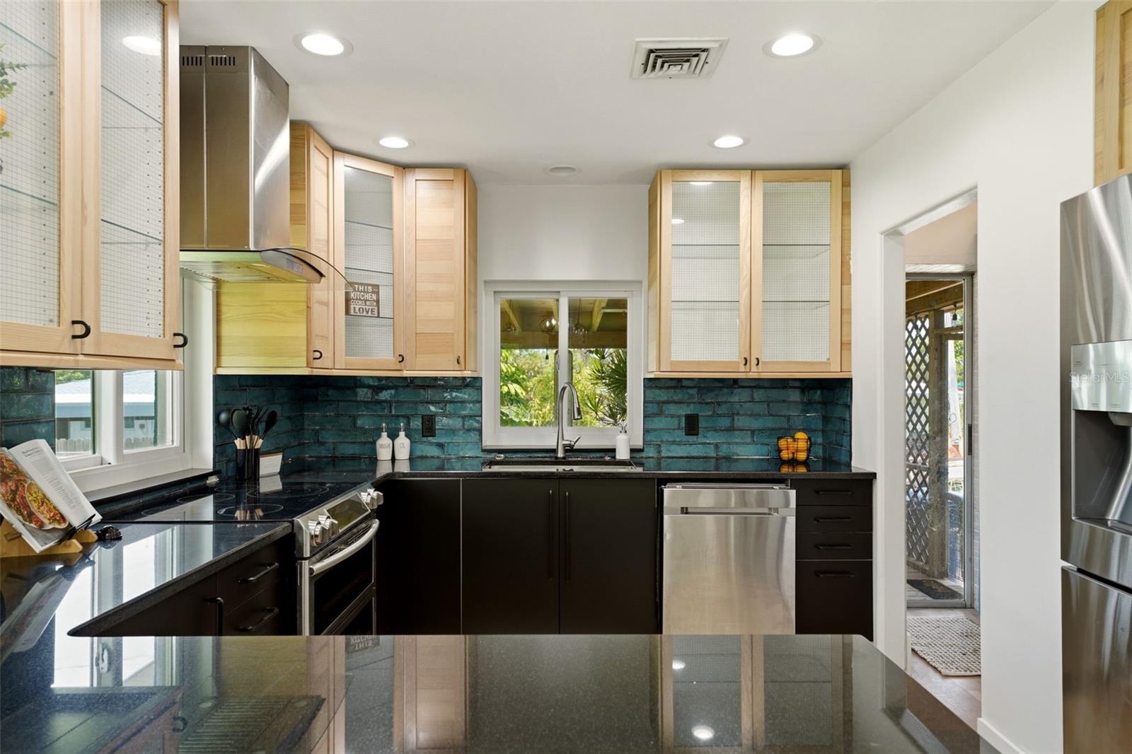 418 EDWARDS DR