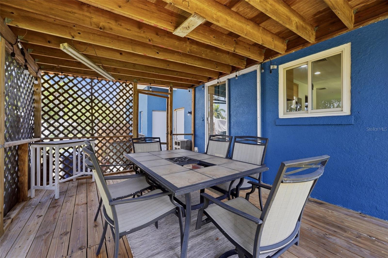 418 EDWARDS DR