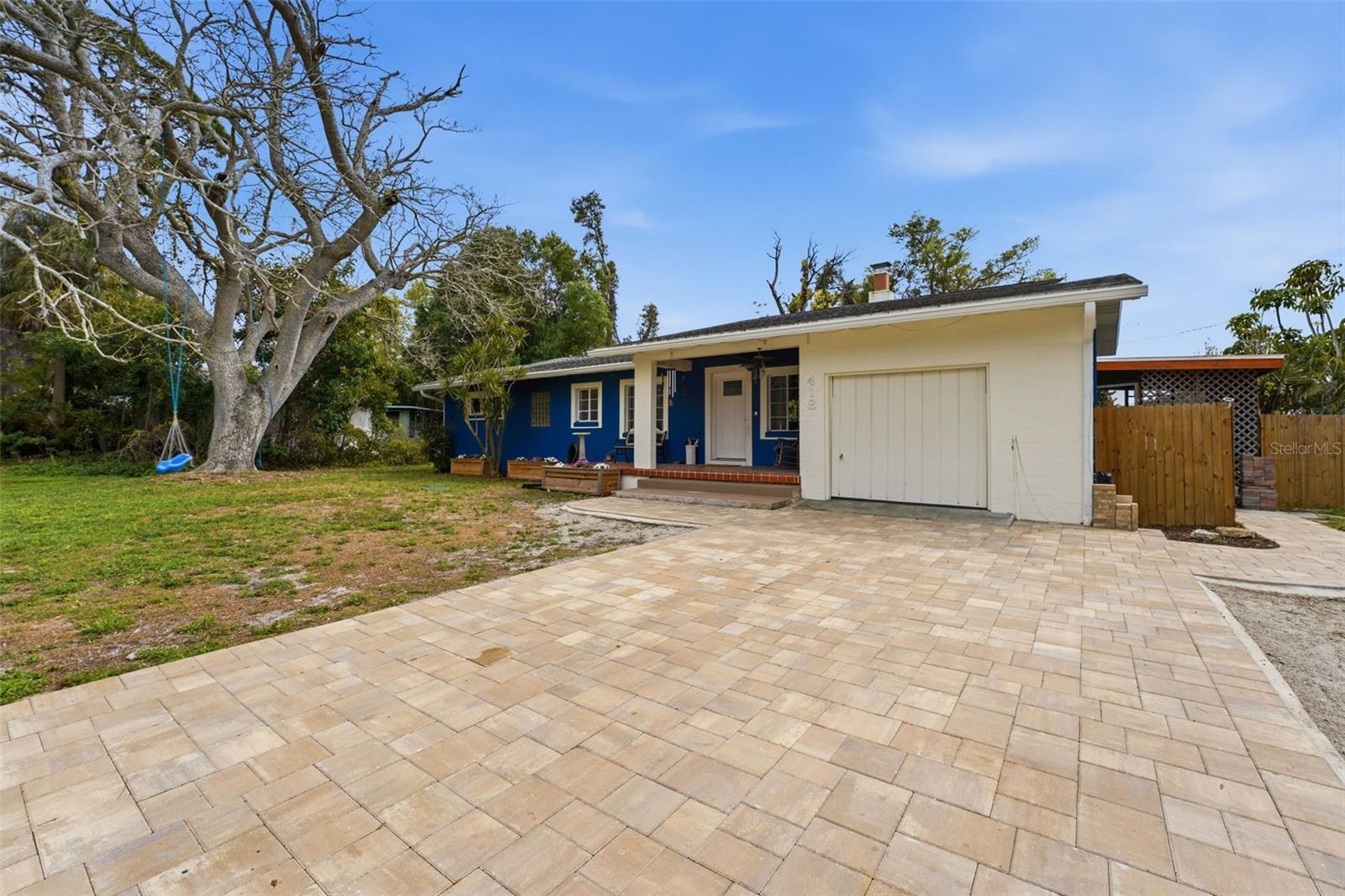 418 EDWARDS DR