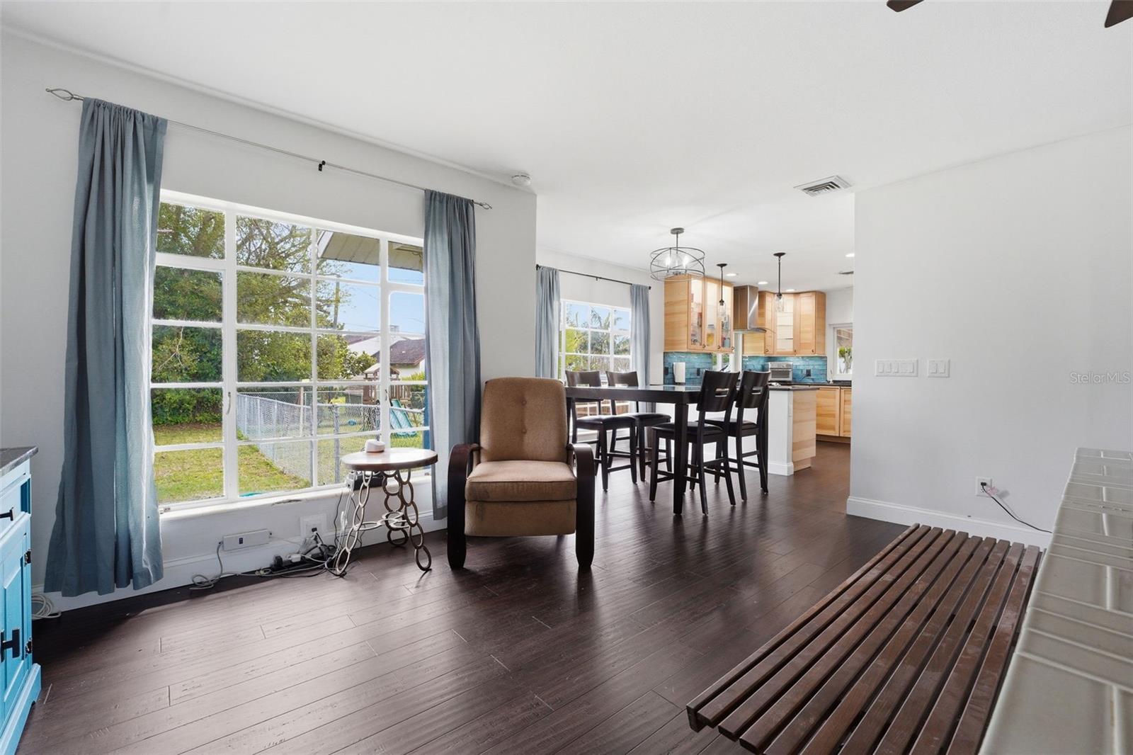 418 EDWARDS DR