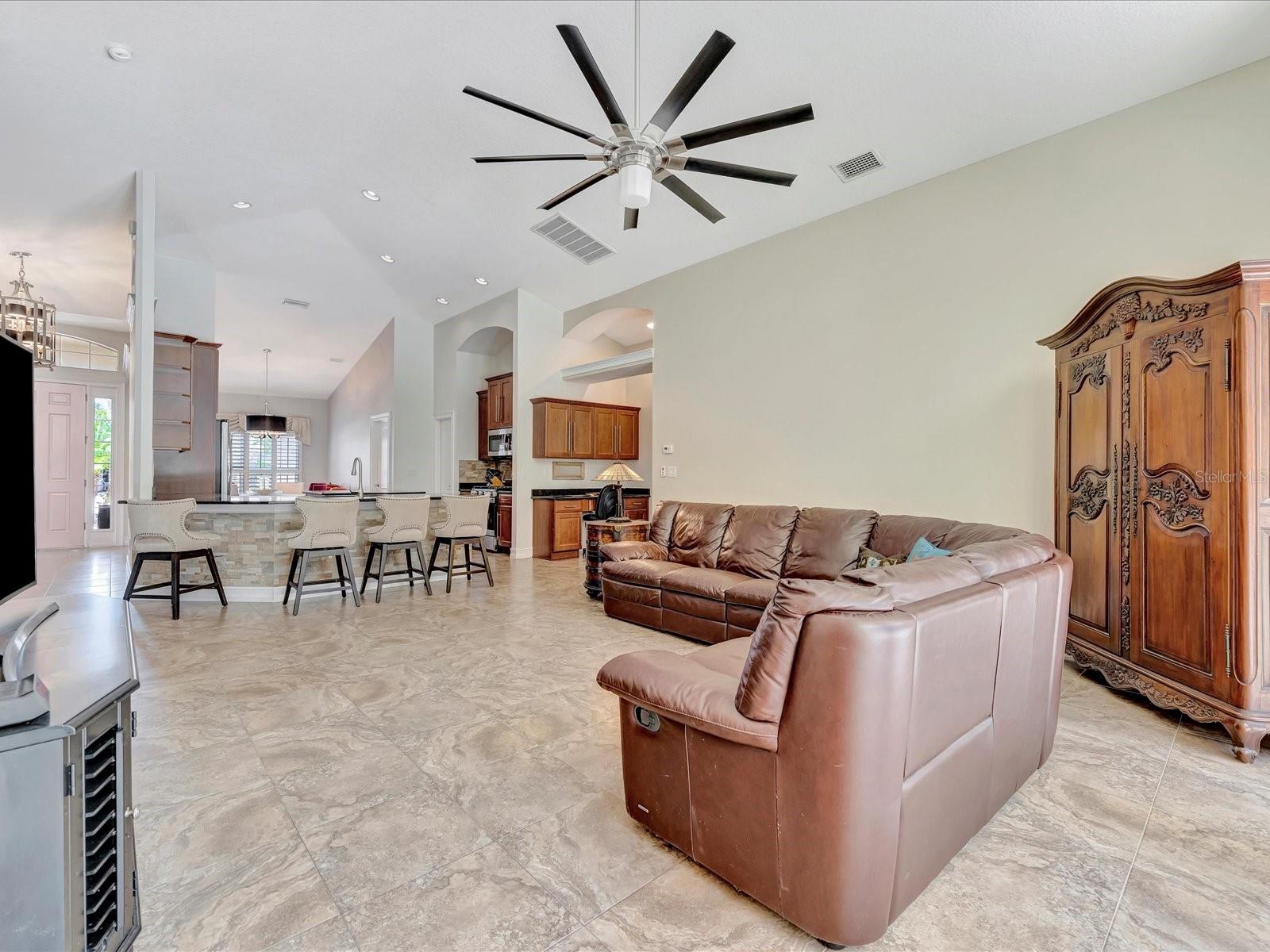 4731 BALBOA PARK LOOP W