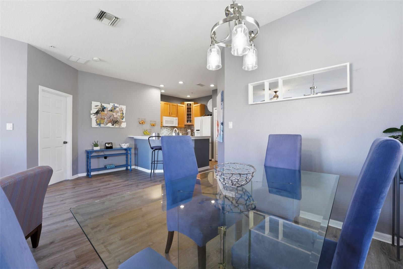 3758 PARKRIDGE CIR #24-201