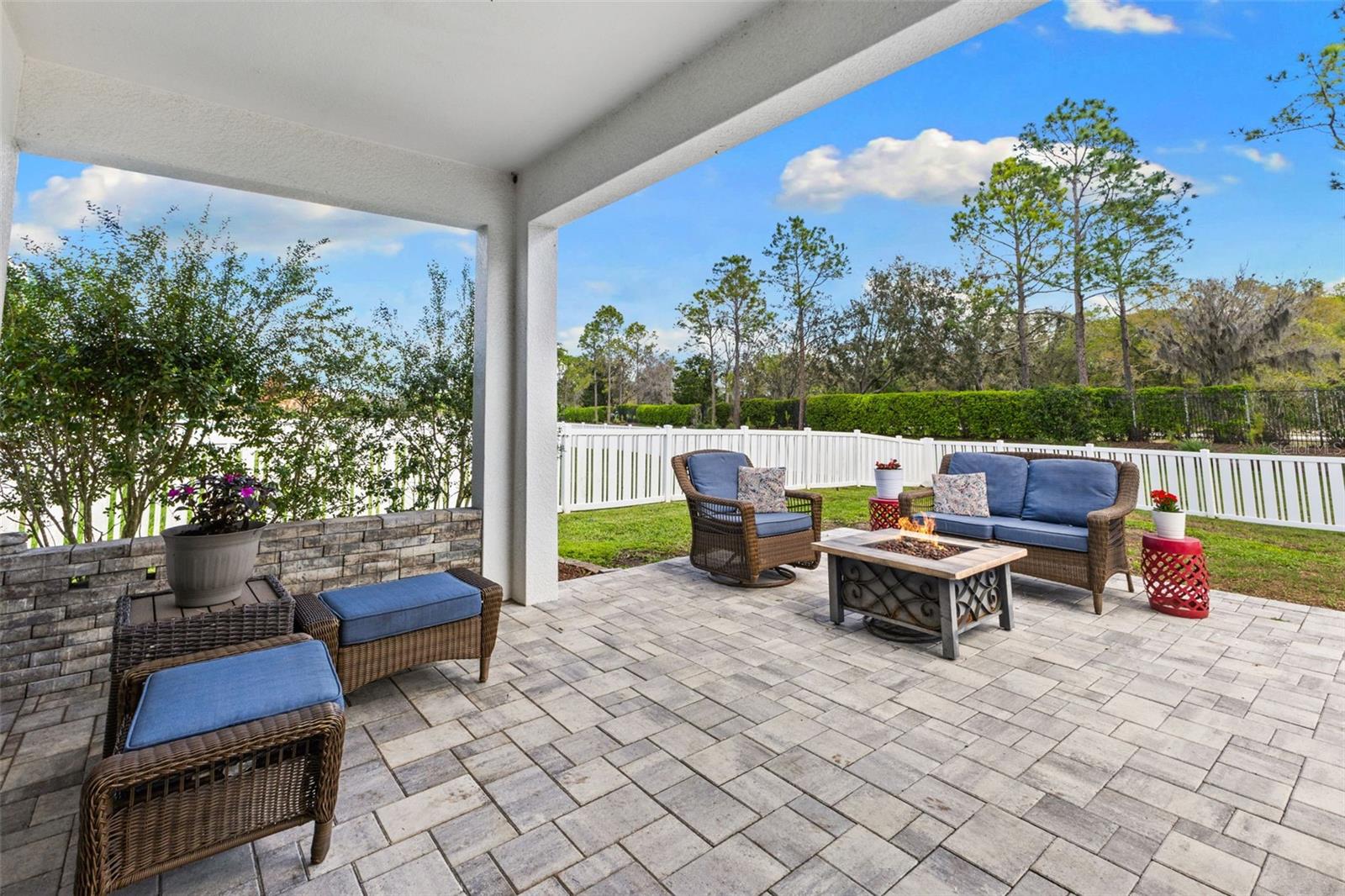 1316 THORNBURY DR