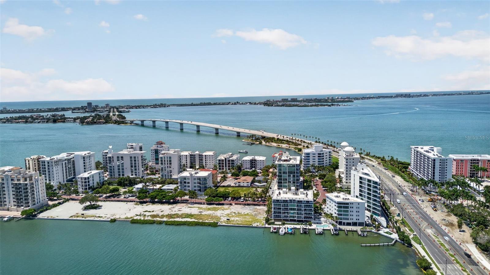 1233 N GULFSTREAM AVE #401