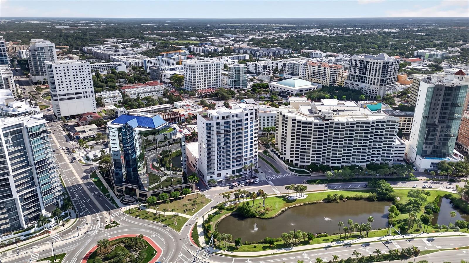 1233 N GULFSTREAM AVE #401