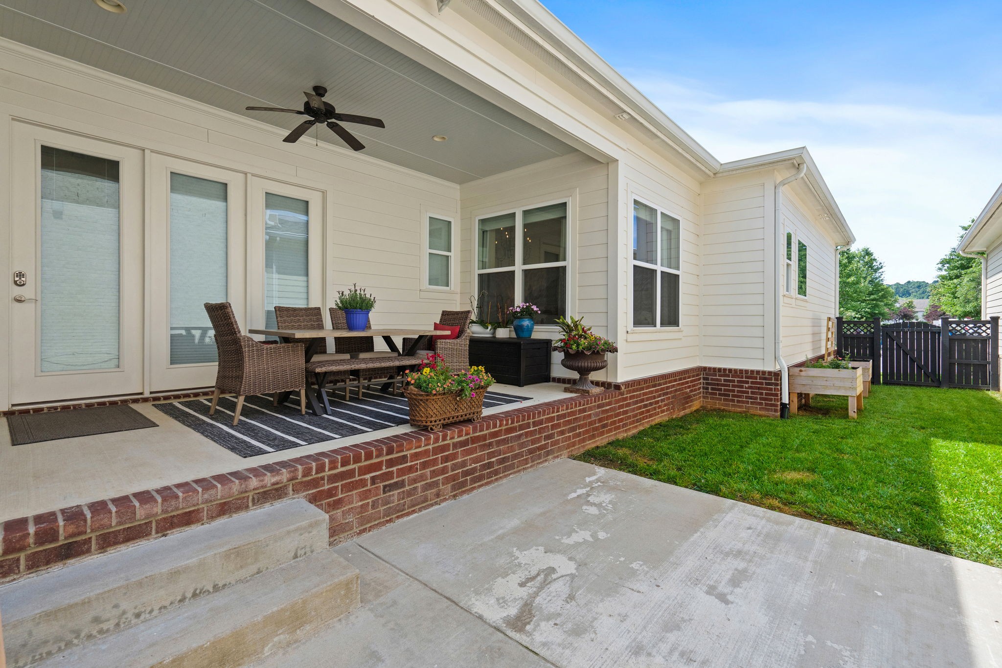 408 Ripley Ln